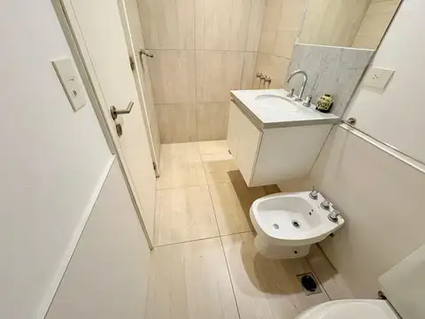Casa en Alquiler con 2 cocheras