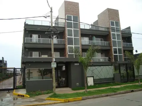SAN JUSTO. BRANDSEN 3200. DEPTO 2 AMBIENTES FRENTE BALCON COCHERA.