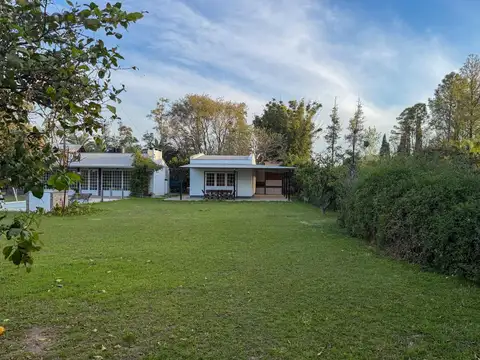 Dos propiedades en un terreno de 1380 m² en Susana