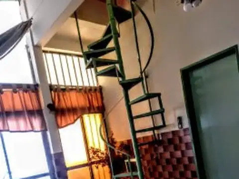 Depto Tipo Casa en Venta de 4 ambientes