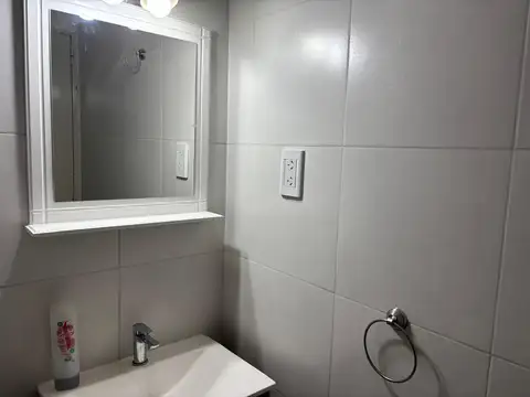 Venta. Apto profesional. Departamento 3 amb con balcón. San Miguel. Pte. Perón 1621, 4° piso