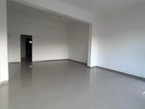 Alquiler de local comercial sobre Ruta 8 Km 26