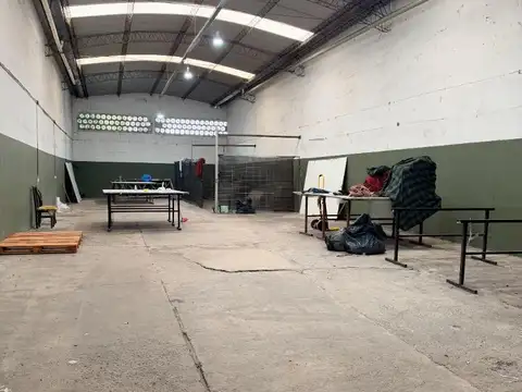 Galpon en Alquiler en Lanús Oeste, $ 2.500.000