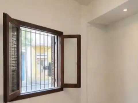 Depto Tipo Casa en Alquiler de 2 ambientes