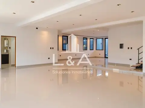 Casa 5 ambientes con 2 baños