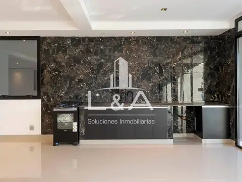 EN VENTA CASA 4 DORMITORIOS EN B° LOS PROFESIONALES