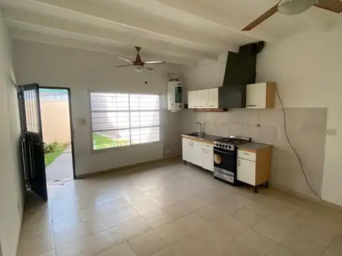 Depto Tipo Casa en Alquiler de 3 ambientes