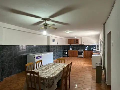 Casa 5 ambientes con 2 baños