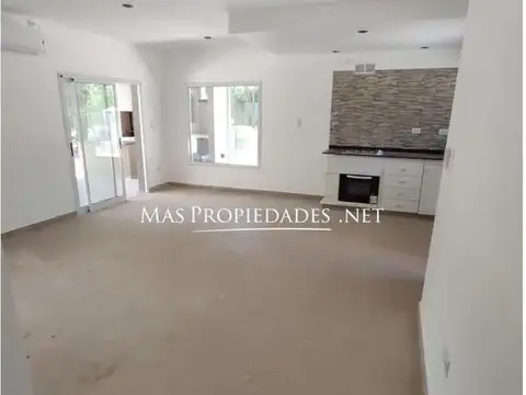 Casa en Alquiler con 2 cocheras