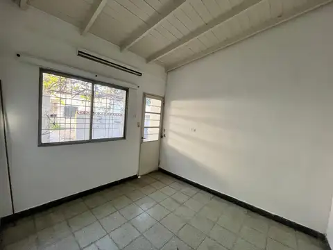 Casa en Alquiler con 1 cochera