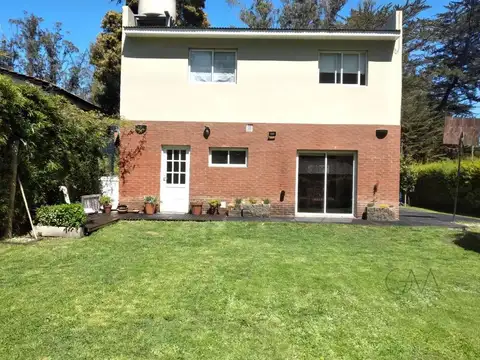 Casa en Alquiler Temporario en Bosque Peralta Ramos - Apta Jovenes hasta 10/11 Personas