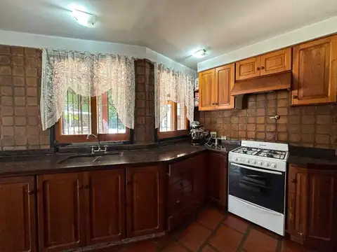 Casa 6 ambientes con 3 baños