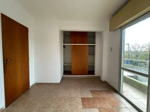 C. 162 383 entre Ameghino y Av. Zapiola, Bernal Oeste, Provincia de Buenos Aires, 100
