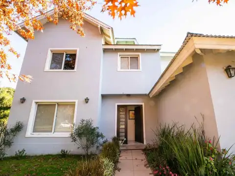 Venta Casa Dúplex en Barrio Privado "Las Fuentes"