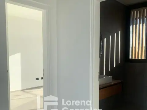Casa 5 ambientes con 3 baños