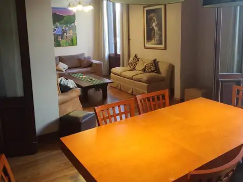 Depto Tipo Casa en Venta 110 años