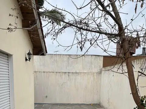 Depto Tipo Casa en Alquiler de 2 dormitorios