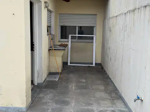 Depto Tipo Casa en Alquiler con 1 cocheras