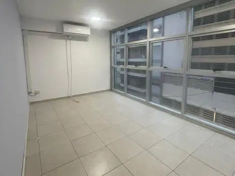 Oficina en Alquiler en Centro, $ 650.000