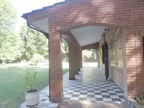 INCREIBLE CASAQUINTA SOBRE FRACCION DE 6000 M2! QUINCHO, PISCINA Y PADDLE!