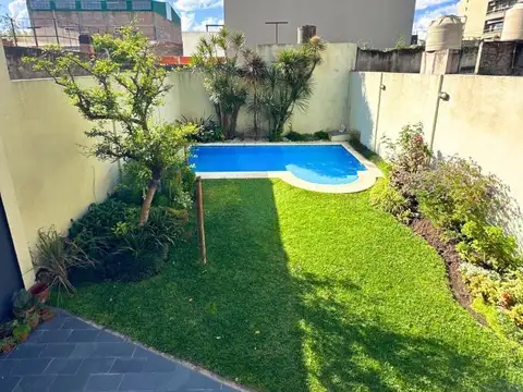 CHALET 5 AMBIENTES CON PISCINA EN ALQUILER EN LANÚS