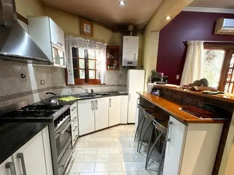 Casa en Alquiler con 1 cochera
