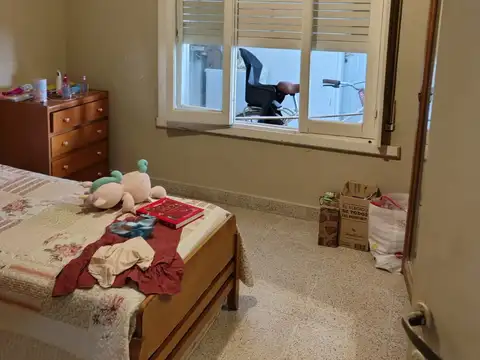 Casa 6 ambientes con 1 baño