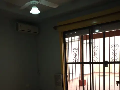 Depto Tipo Casa en Alquiler en Flores, $ 950.000
