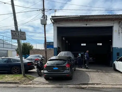 Galpon Junin esq Solis Bis. Galpon más terreno