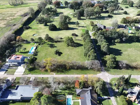 Terreno en Venta de 1833,0 m2