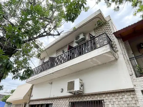 Alquiler Casa de planta alta de 2 dormitorios en República de la Sexta