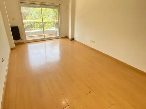 1 AMB,35 MTS. TOT,CTFTE C/BALCÓN,MUY LUMINOSO,PLACARD,BAÑO COMP, EDIF C/ PILETA,SUM,EXC. UBICACIÓN!