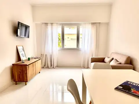 Departamento dos ambientes al frente