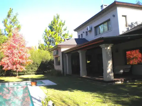 Casa en venta en El Aromo con pileta