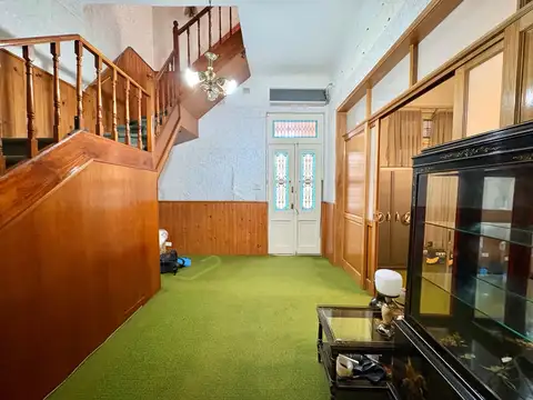 Casa 10 ambientes con 3 baños