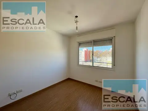 DEPARTAMENTO DE DOS DORM CON BALCON EN ALQUILER PICHINCHA