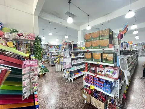 Local en Venta en Garin-Centro, USD 320.000