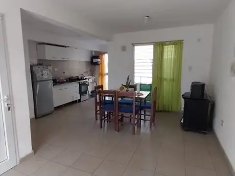 Departamento VENTA de 2 dormitorios Primer piso de escalera.