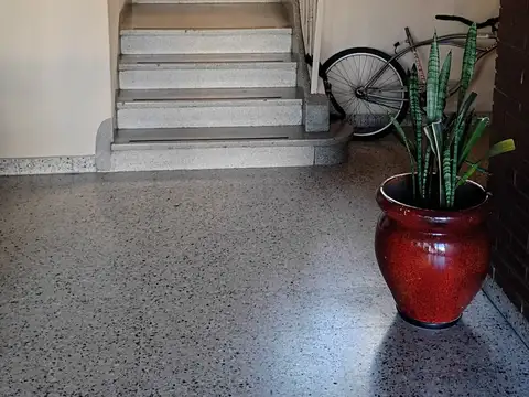 Avenida Chorroarín 600, Piso 1