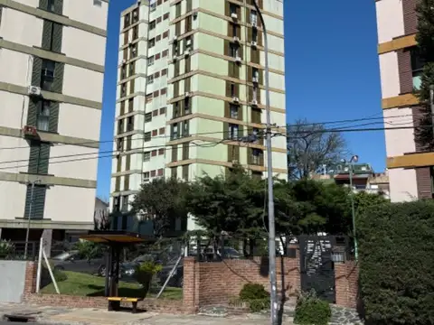 Departamento 3 Ambientes Amplios - Barrio Guemes