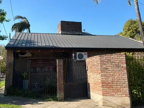 EXELENTE CASA MODERNIZADA EN BARRIO JUDICIALES