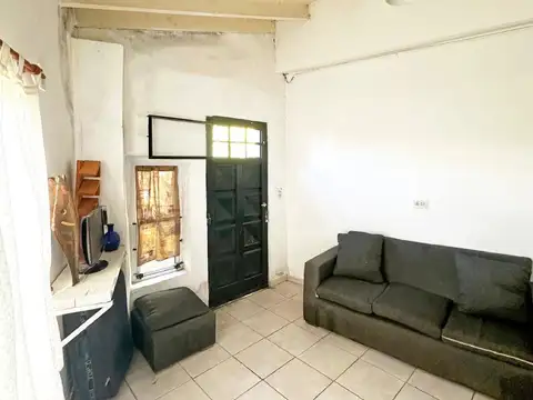 Casa 6 ambientes con 2 baños