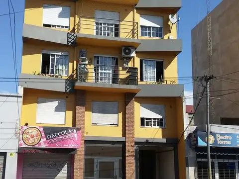 Depto.3 ambientes,2 dormi.Quilmes Centro,c/cochera