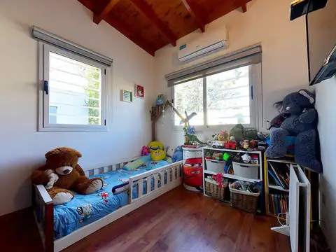 VENTA HERMOSA CASA 4 AMB CONDOMINIO VILLA UDAONDO