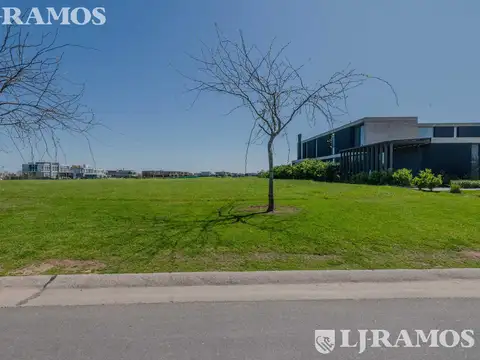 Terreno al lago en venta en el Barrio Marinas, Puertos / Escobar