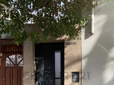 ALQUILER CASA -17 entre 66 y 67 Casa 2 dormitorios