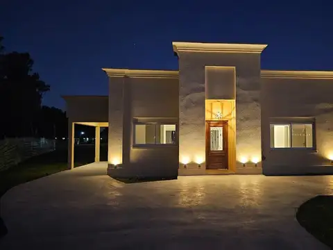 Casa en  Venta  en Country El Nacional Club de Campo, General Rodriguez