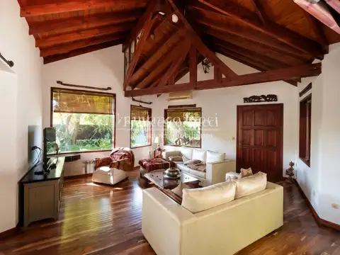 Casa en Venta en Paso del Rey, USD 250.000