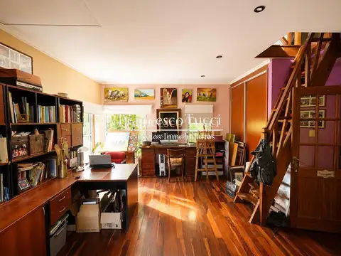 Casa 5 ambientes con 4 baños