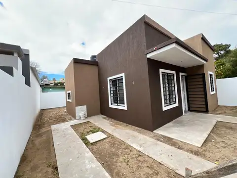 Casa 3 ambientes con 1 baño